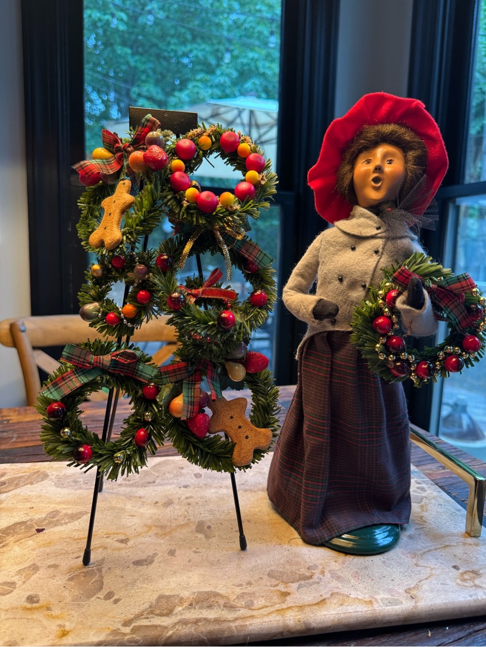 Retired- Byers' Choice Caroler Street Vendor Woman Selling Wreaths 2001 Signed